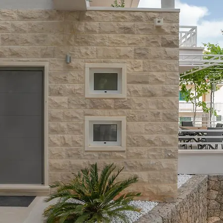 Villa Brela Apartments *
