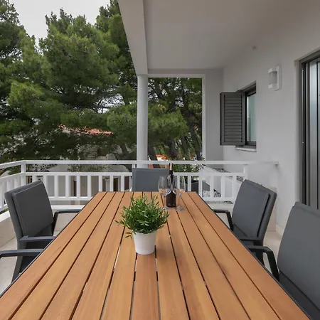 Villa Brela Apartments * Brela