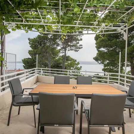 Villa Brela Apartments