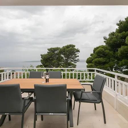 Villa Brela Apartments