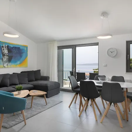 Villa Brela Apartments